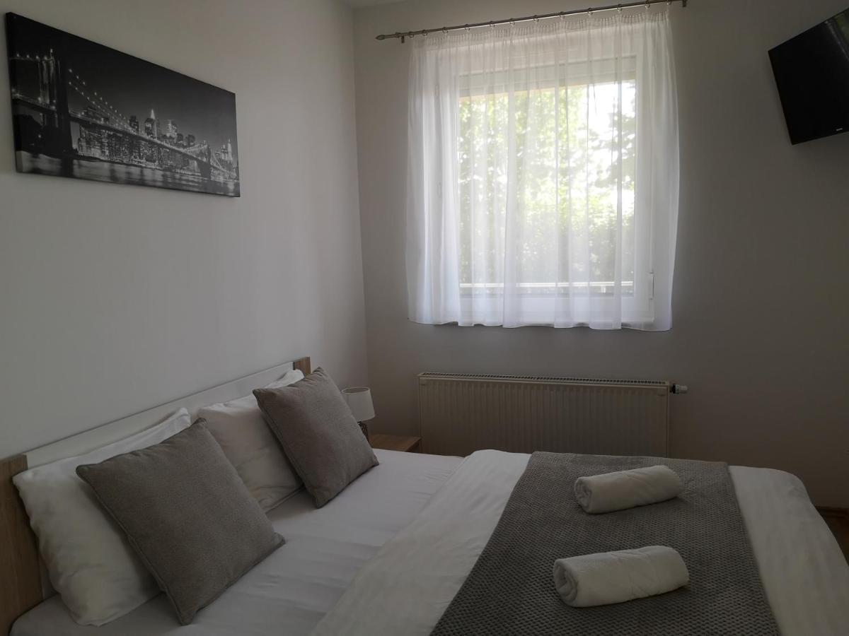 Hanna Apartman Buk Exterior foto