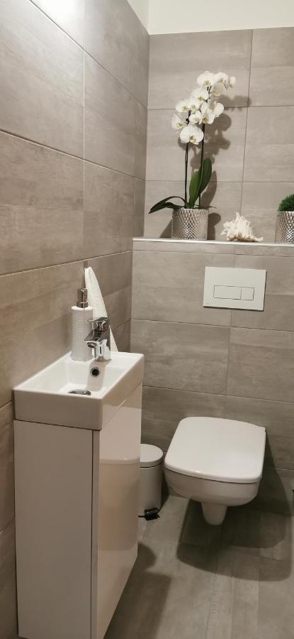 Hanna Apartman Buk Exterior foto