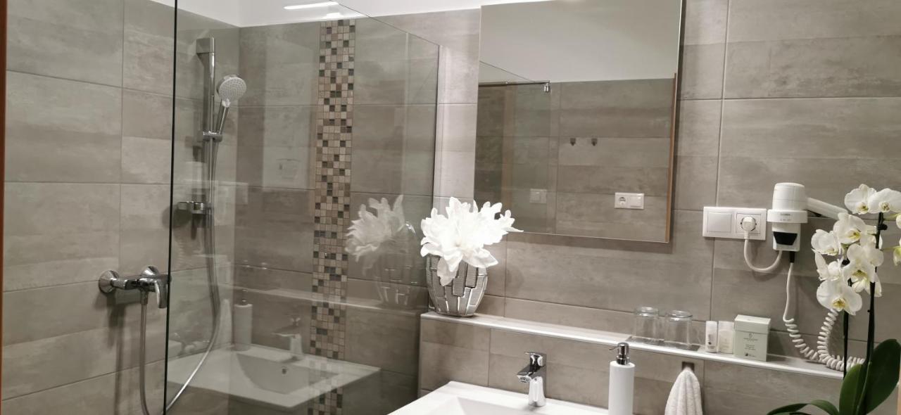 Hanna Apartman Buk Exterior foto