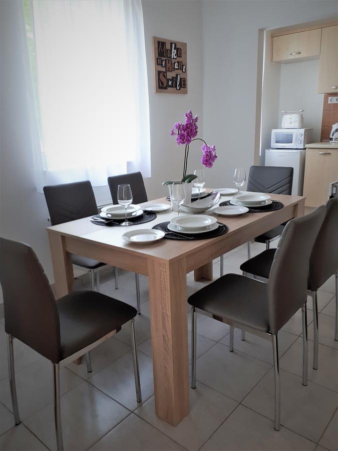 Hanna Apartman Buk Exterior foto