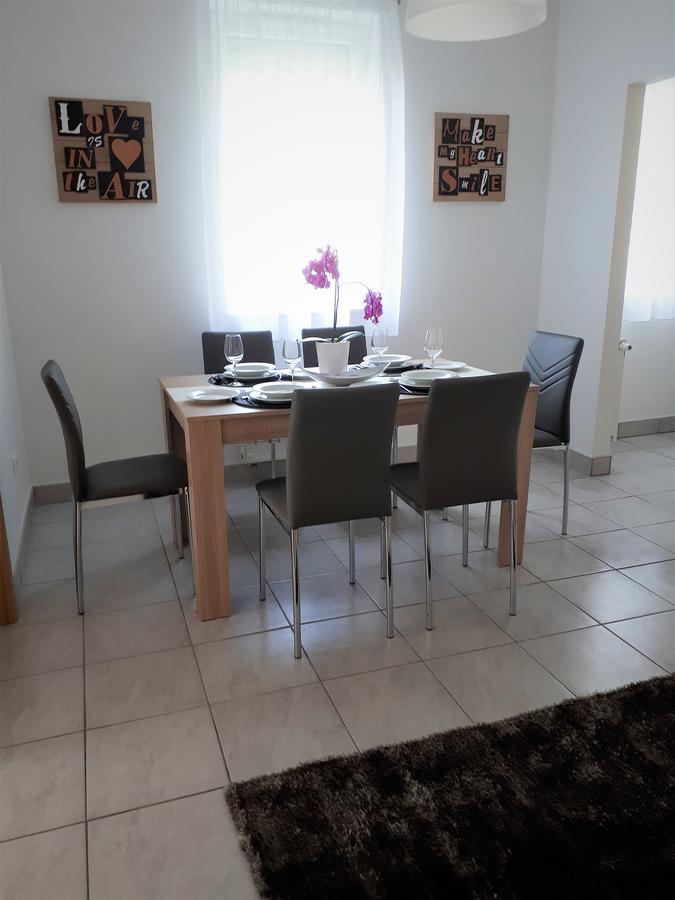 Hanna Apartman Buk Exterior foto