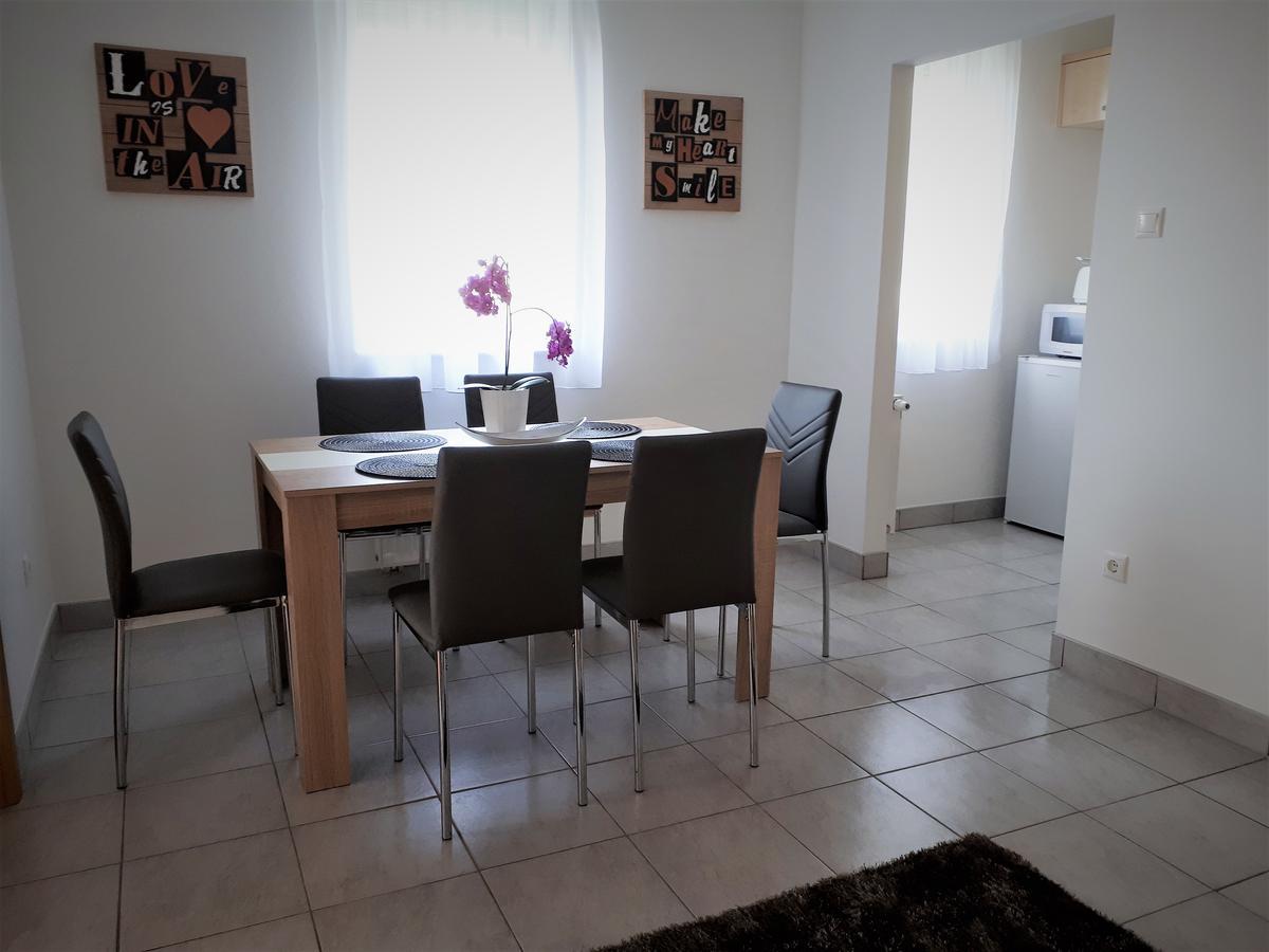 Hanna Apartman Buk Exterior foto