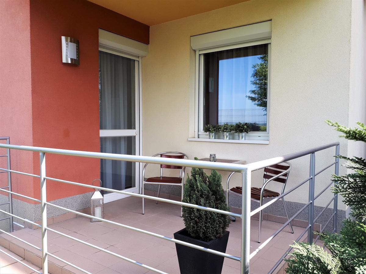 Hanna Apartman Buk Exterior foto