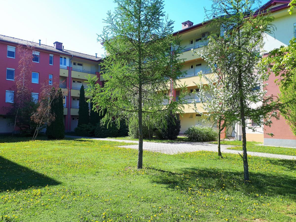 Hanna Apartman Buk Exterior foto