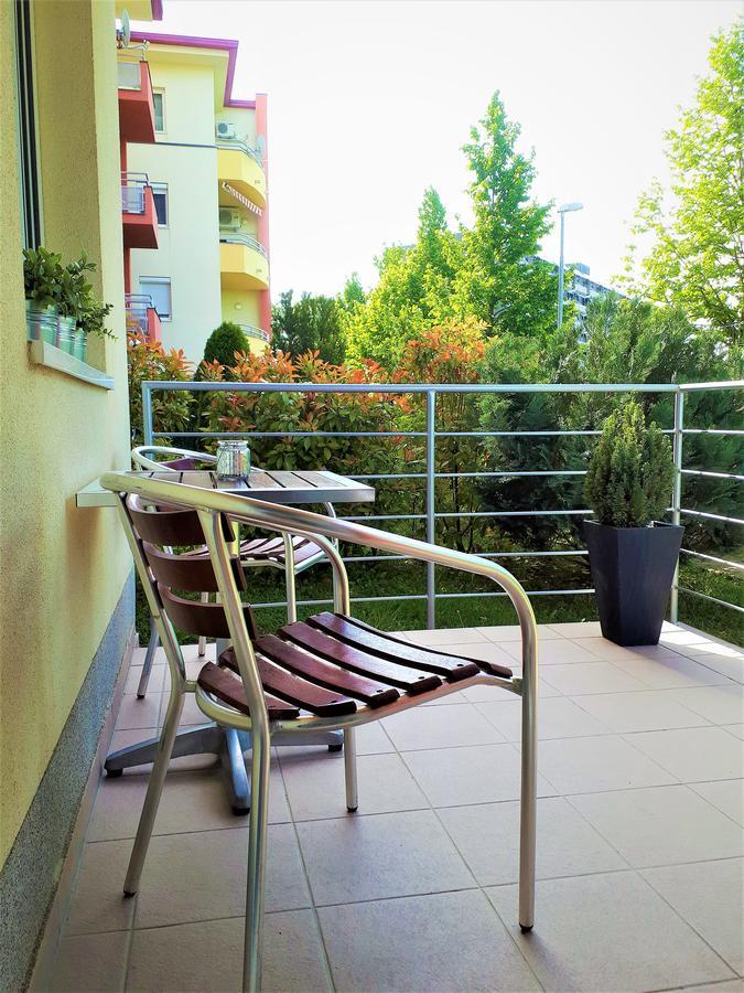 Hanna Apartman Buk Exterior foto