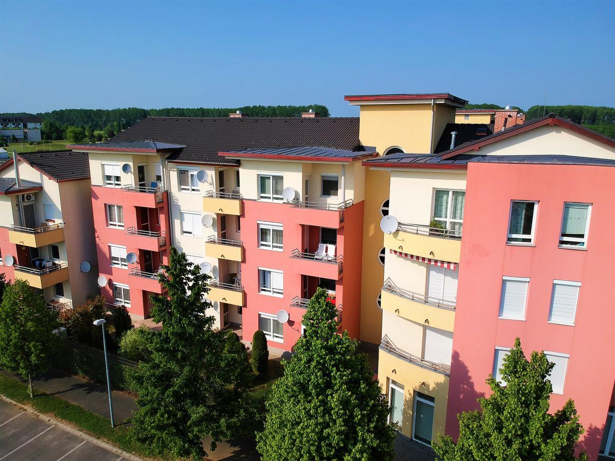 Hanna Apartman Buk Exterior foto
