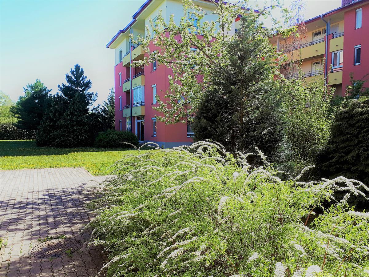 Hanna Apartman Buk Exterior foto