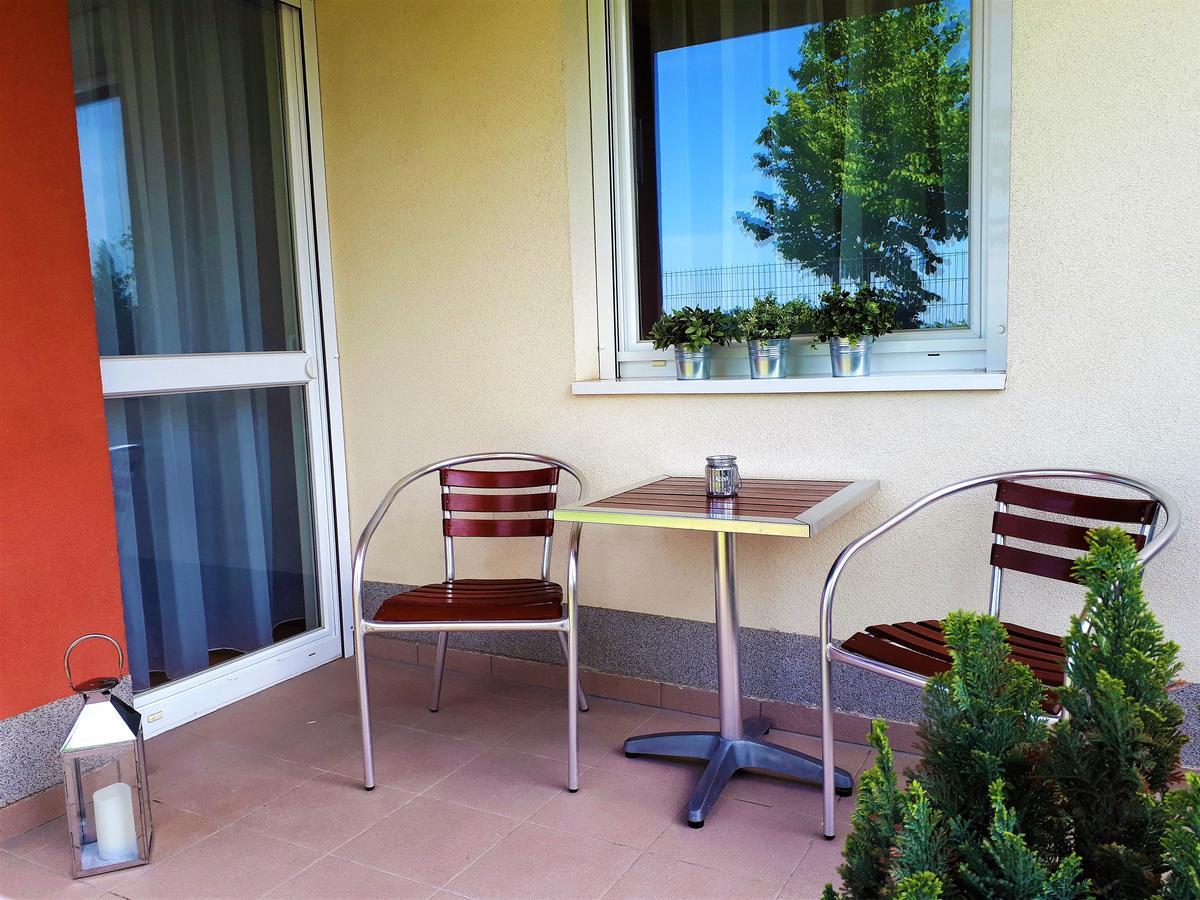Hanna Apartman Buk Exterior foto