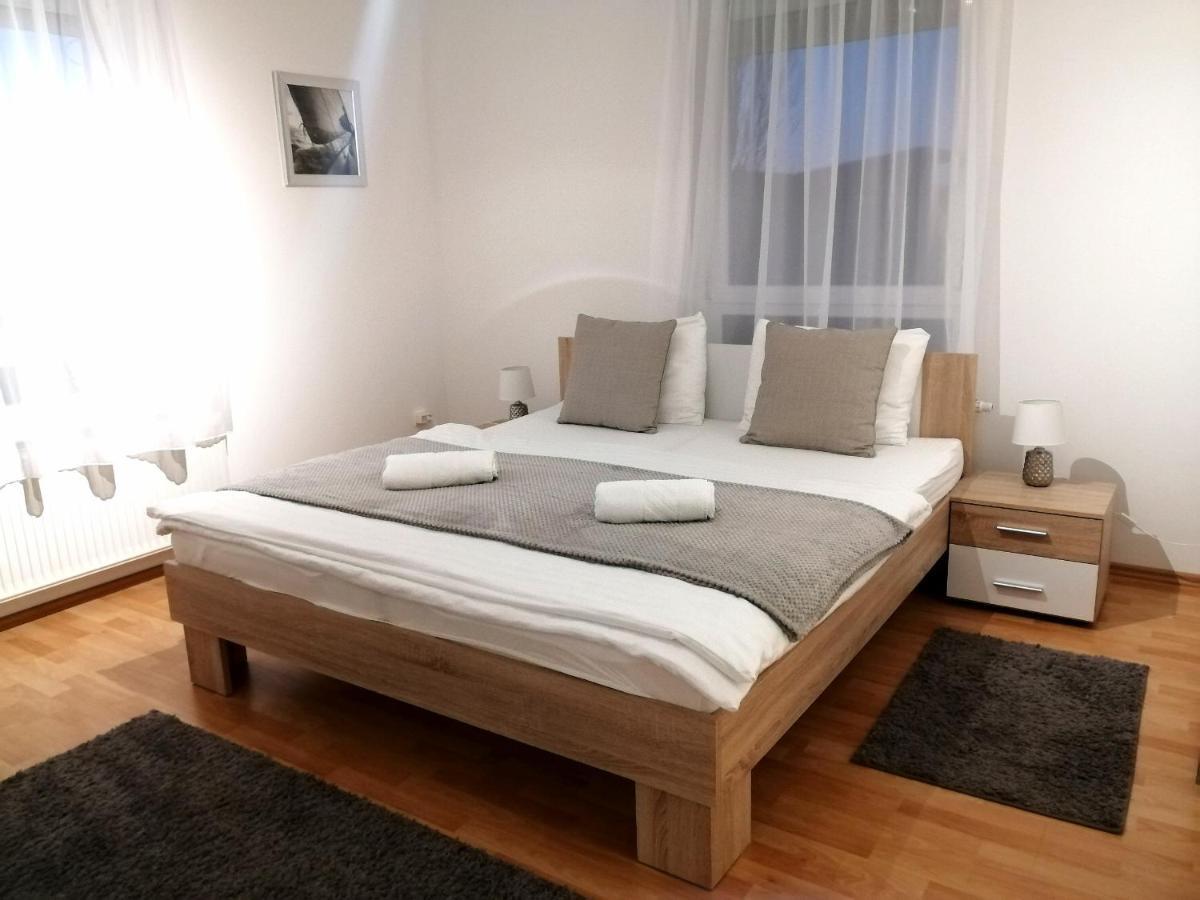 Hanna Apartman Buk Exterior foto